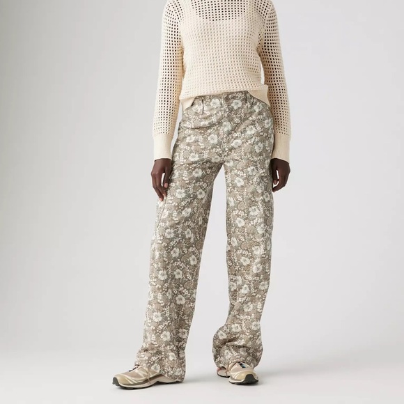 Women’s Levi’s 94 Baggy Cargo Pants, Green Floral, 26X30 - Picture 1 of 10